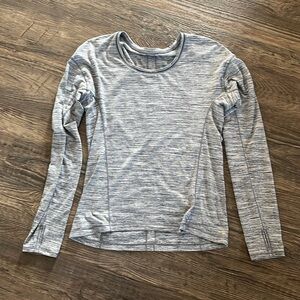 Lululemon long sleeve shirt with thumb holes